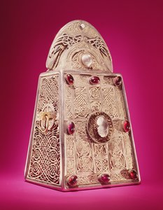 Het Heiligdom van de Klok van St. Patrick, uit Armagh, Ierland, c.1100